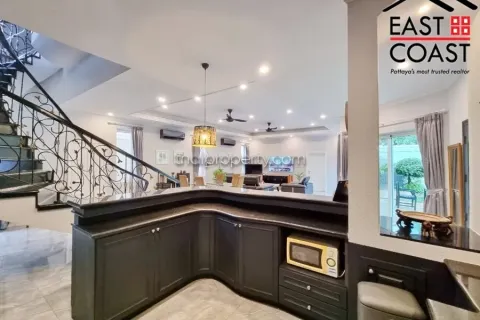 Casa de 4 dormitorios en Pattaya, Tailandia № 212531 - foto 7