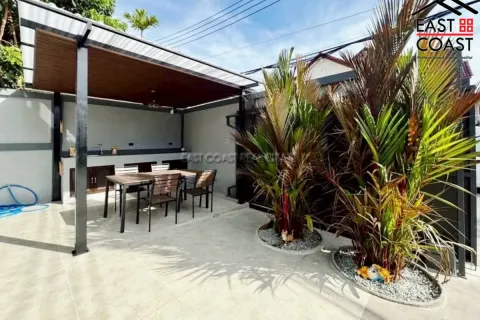 Casa de 5 dormitorios en Pattaya, Tailandia № 212530 - foto 18
