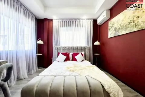 Casa de 5 dormitorios en Pattaya, Tailandia № 212530 - foto 11