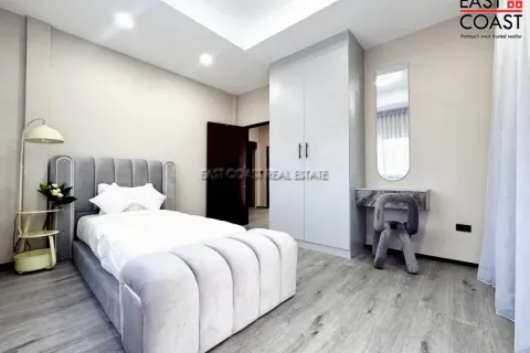 Casa de 5 dormitorios en Pattaya, Tailandia № 212530 - foto 15