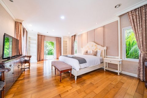 Villa in Pattaya, Thailand 4 bedrooms № 158257 - photo 4