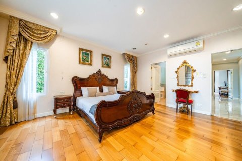 Villa in Pattaya, Thailand 4 bedrooms № 158257 - photo 7