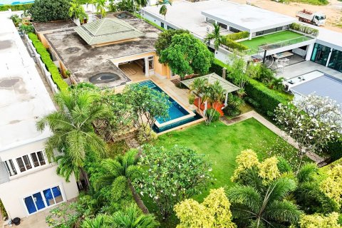 Villa in Pattaya, Thailand 4 bedrooms № 158257 - photo 17