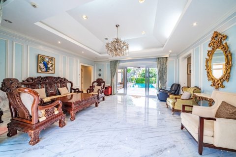Villa in Pattaya, Thailand 4 bedrooms № 158257 - photo 14
