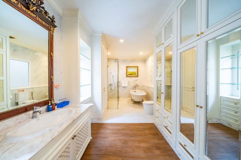 Villa in Pattaya, Thailand 4 bedrooms № 158257 - photo 12