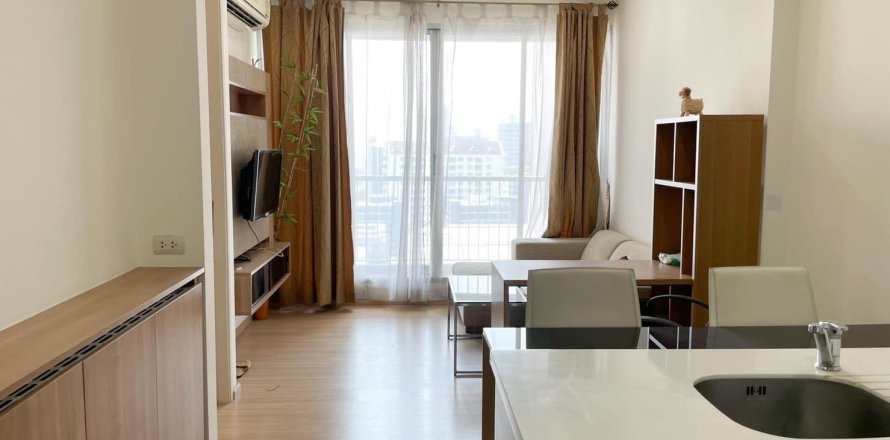 Studio in the Condo in Khlong Toei, Bangkok, Thailand  № 158256