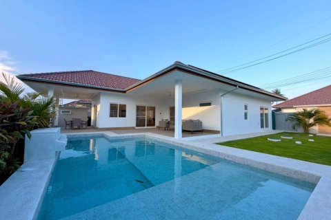 Villa in Hua Hin, Thailand 3 bedrooms № 176844 - photo 2