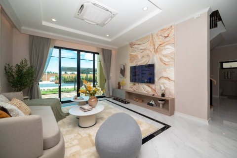 Villa in Hua Hin, Thailand 4 bedrooms № 176847 - photo 5