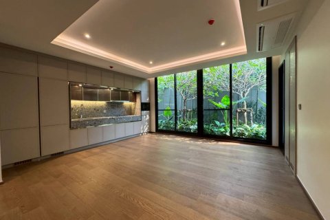 Condo in Khlong Toei, Bangkok, Thailand, 3 bedrooms  № 176850