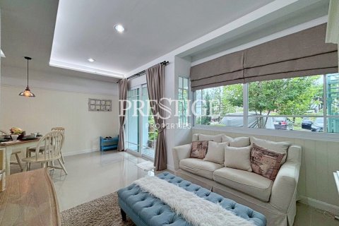 House in Pattaya, Thailand 3 bedrooms № 209029