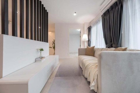 Condo à Huai Khwang, Bangkok, Thaïlande, 2 chambres  № 147160 - photo 10