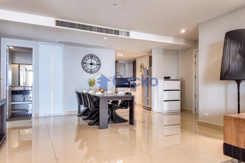 Condo in Pattaya, Thailand, 2 bedrooms  № 197329 - photo 13