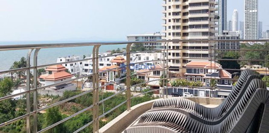Condo in Pattaya, Thailand, 2 bedrooms  № 197329