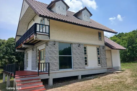 Дом в Накхонпханоме, Таиланд с 2 спальнями  № 173609