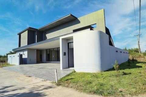 Villa à Chiang Mai, Thaïlande 4 chambres № 173606