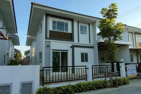 Дом в Банг Пхли Яи, Таиланд с 4 спальнями  № 173607