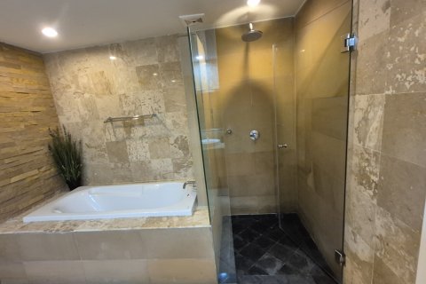 Condo à Phuket, Thaïlande, 2 chambres № 161183 - photo 6