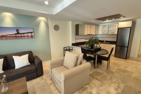 Condo à Phuket, Thaïlande, 2 chambres № 161183 - photo 9