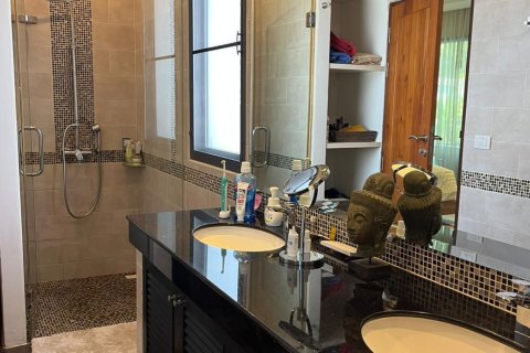 Villa in Phuket, Thailand 3 bedrooms № 153435 - photo 20