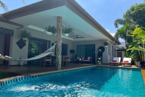 Villa in Phuket, Thailand 3 bedrooms № 153435 - photo 11