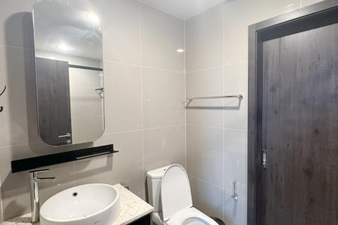 Studio in the Condo in Din Daeng, Bangkok, Thailand  № 153438 - photo 5