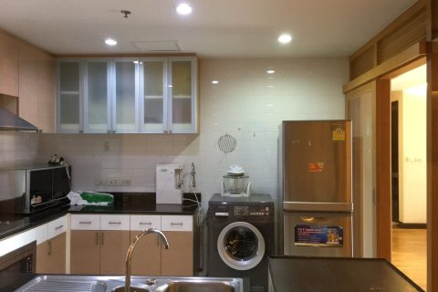 Condo in Sathon, Bangkok, Thailand, 2 bedrooms  № 162009 - photo 6