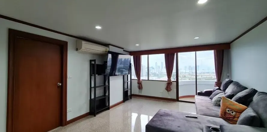 Condo à Huai Khwang, Bangkok, Thaïlande, 2 chambres  № 162010