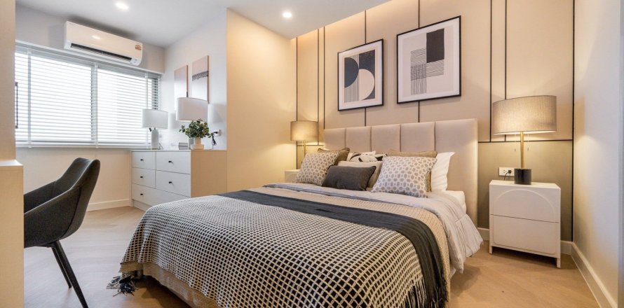 Condo in Yan Nawa, Bangkok, Thailand, 2 bedrooms  № 162005