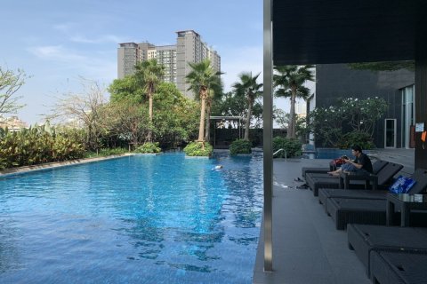 Condo à Watthana, Bangkok, Thaïlande, 2 chambres № 200547 - photo 13