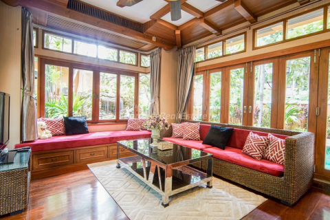 House on Jomtien Beach, Pattaya, Thailand 4 bedrooms № 146561 - photo 2