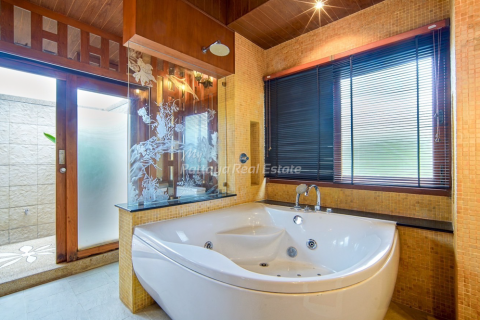 House on Jomtien Beach, Pattaya, Thailand 4 bedrooms № 146561 - photo 13