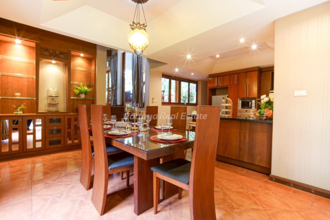 House on Jomtien Beach, Pattaya, Thailand 4 bedrooms № 146561 - photo 5