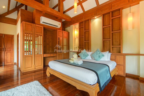 House on Jomtien Beach, Pattaya, Thailand 4 bedrooms № 146561 - photo 10