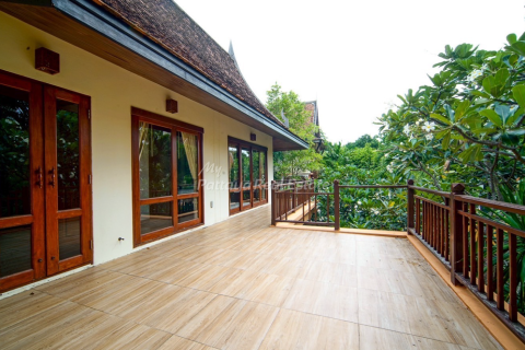 House on Jomtien Beach, Pattaya, Thailand 4 bedrooms № 146561 - photo 16