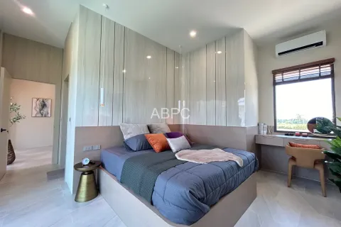 Casa de 4 dormitorios en Pattaya, Tailandia № 212087 - foto 5