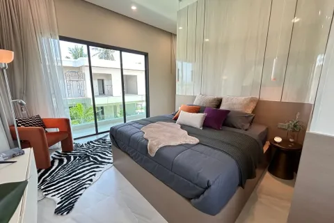 Casa de 4 dormitorios en Pattaya, Tailandia № 212087 - foto 14