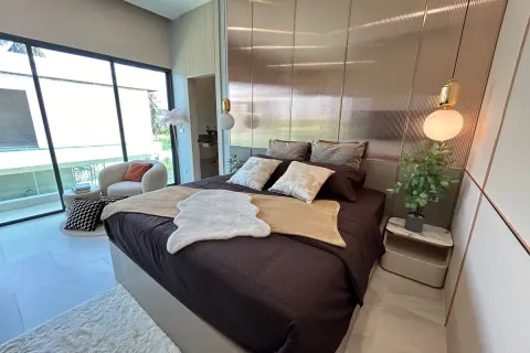 Casa de 4 dormitorios en Pattaya, Tailandia № 212087 - foto 17