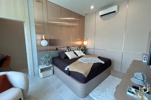 Casa de 4 dormitorios en Pattaya, Tailandia № 212087 - foto 8