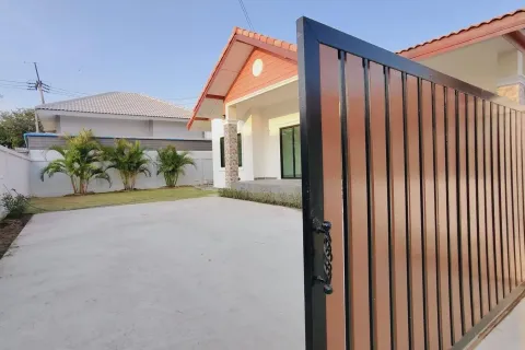 House in Pattaya, Thailand 3 bedrooms № 155583 - photo 5