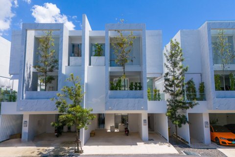 Villa in Phuket, Thailand 3 bedrooms № 148639 - photo 1