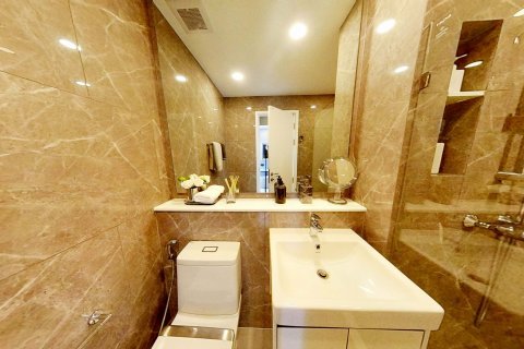Кондоминиум с 2 спальнями в Чатучаке, Бангкок, Таиланд № 139617 - фото 5