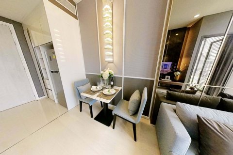 Кондоминиум с 2 спальнями в Чатучаке, Бангкок, Таиланд № 139617 - фото 3