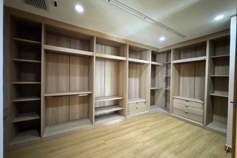 Дом в Ваттхане, Бангкок, Таиланд с 4 спальнями  № 151776 - фото 17