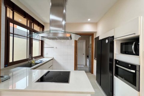 Дом в Ваттхане, Бангкок, Таиланд с 4 спальнями  № 151776 - фото 19