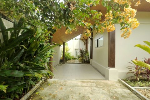 Villa in Phuket, Thailand 3 bedrooms № 151775 - photo 8