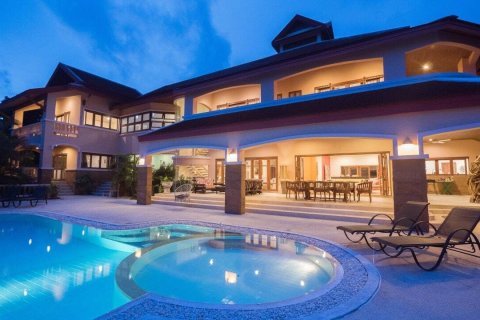 Villa in Phuket, Thailand 6 bedrooms № 148443 - photo 24