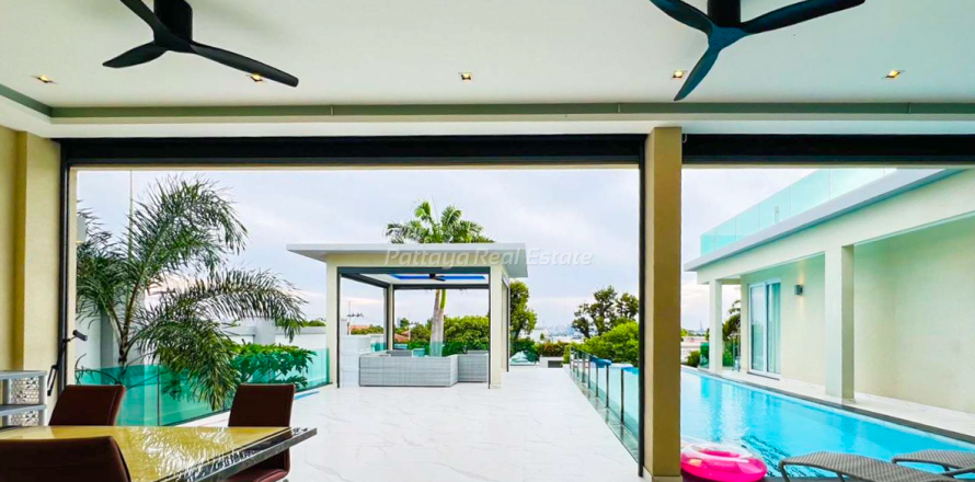 House in Bang Lamung, Thailand 10 bedrooms № 180311