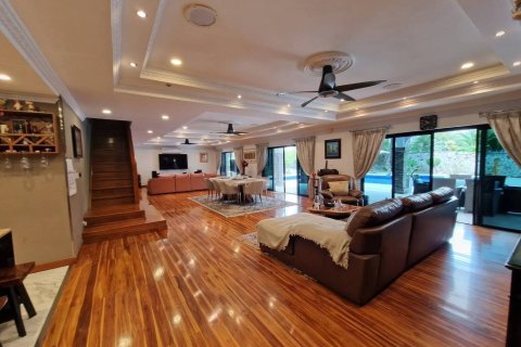 Villa in Pattaya, Thailand 5 Schlafzimmer № 233432 - Foto 2
