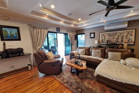 Villa in Pattaya, Thailand 5 Schlafzimmer № 233432 - Foto 3