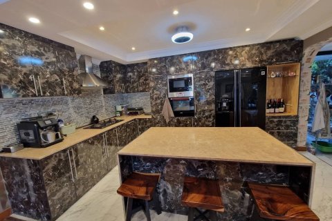 Villa in Pattaya, Thailand 5 Schlafzimmer № 233432 - Foto 9